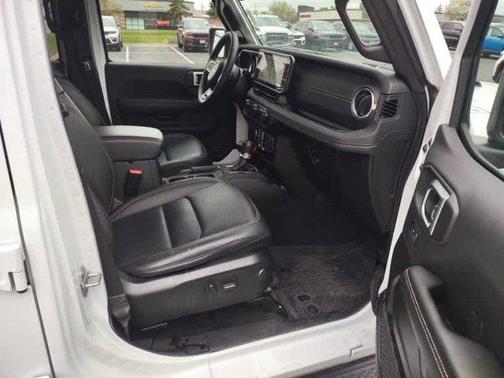 Bright White Clearcoat 2025 Jeep Wrangler 4-Door Sahara 4x4