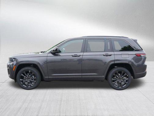 Baltic Gray Metallic Clearcoat 2026 Jeep Grand Cherokee Limited