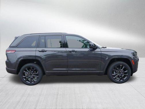 Baltic Gray Metallic Clearcoat 2026 Jeep Grand Cherokee Limited