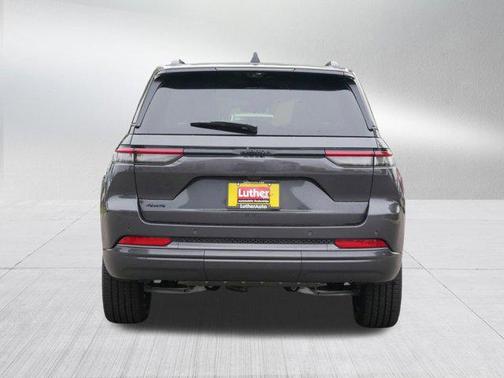 Baltic Gray Metallic Clearcoat 2026 Jeep Grand Cherokee Limited