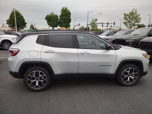 Silver Zynith Metallic Clearcoat 2025 Jeep Compass Limited