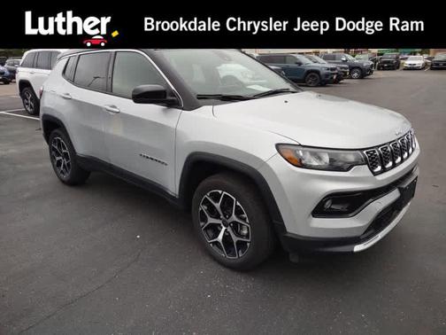 Silver Zynith Metallic Clearcoat 2025 Jeep Compass Limited