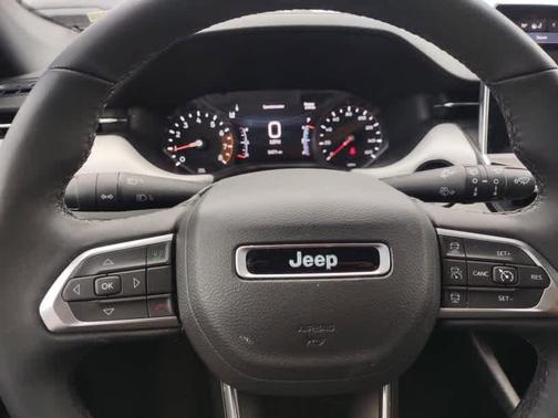 Silver Zynith Metallic Clearcoat 2025 Jeep Compass Limited