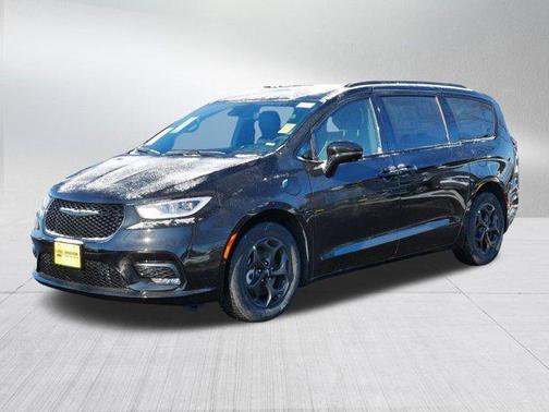 2025 Chrysler Pacifica Hybrid Premium S Appearance Pkg