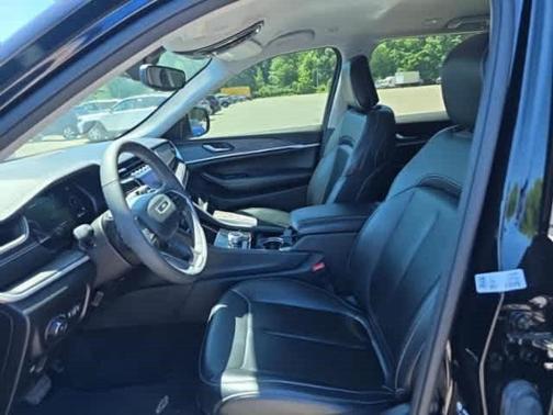 Diamond Black Crystal Pearlcoat 2023 Jeep Grand Cherokee Limited
