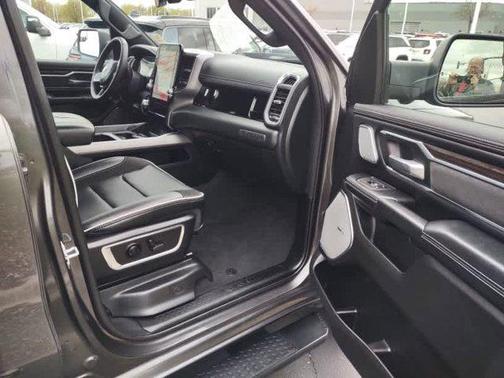 Granite Crystal Metallic Clearcoat 2025 RAM 1500 Laramie