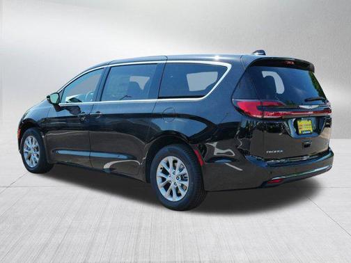 2025 Chrysler Pacifica L