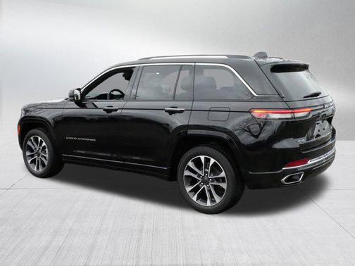 2022 Jeep Grand Cherokee Overland