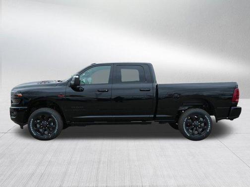 Diamond Black Crystal Pearlcoat 2026 RAM 2500 Laramie Crew Cab 4x4 6'4' Box