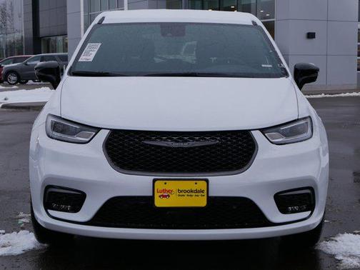 2026 Chrysler Pacifica L