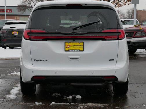 2026 Chrysler Pacifica L