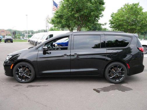2024 Chrysler Pacifica Limited