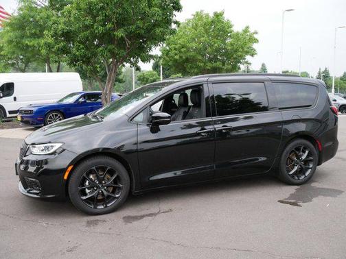 2024 Chrysler Pacifica Limited