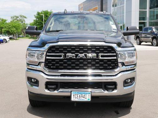 2022 RAM 3500 Big Horn Crew Cab 4x4 6'4' Box