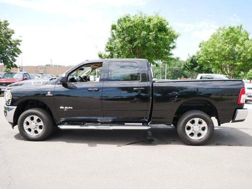 2022 RAM 3500 Big Horn Crew Cab 4x4 6'4' Box