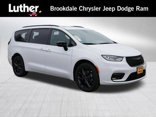 2026 Chrysler Pacifica L