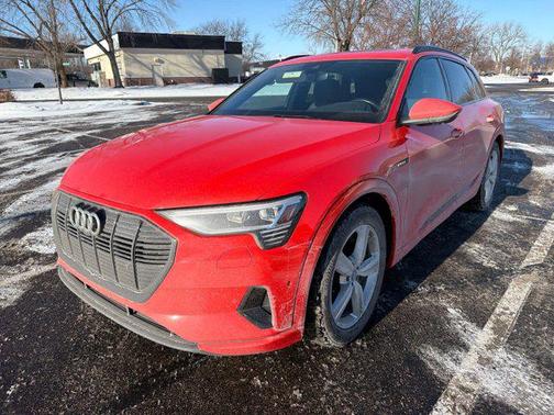 2022 Audi e-tron Premium