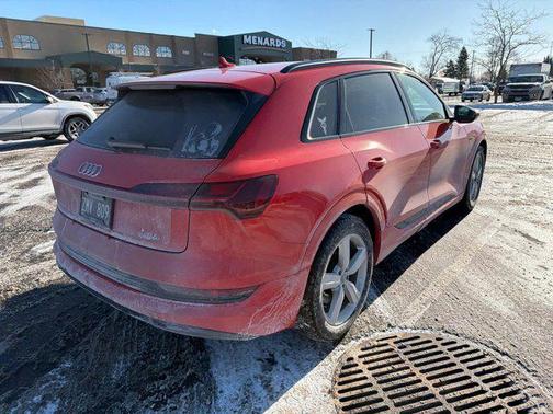 2022 Audi e-tron Premium