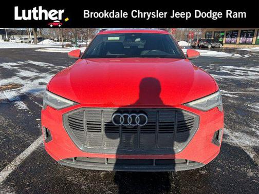 2022 Audi e-tron Premium