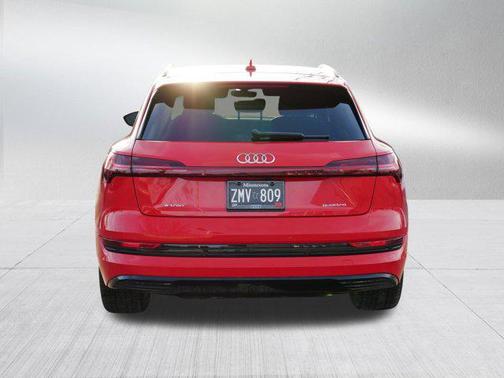 2022 Audi e-tron Premium