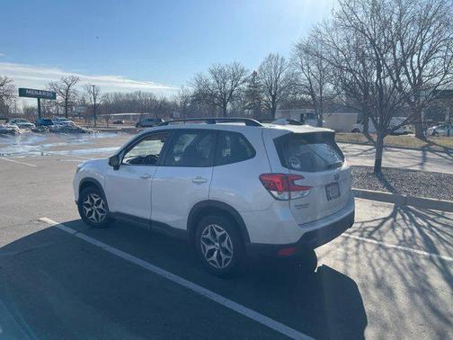 Crystal White Pearl 2020 Subaru Forester Premium