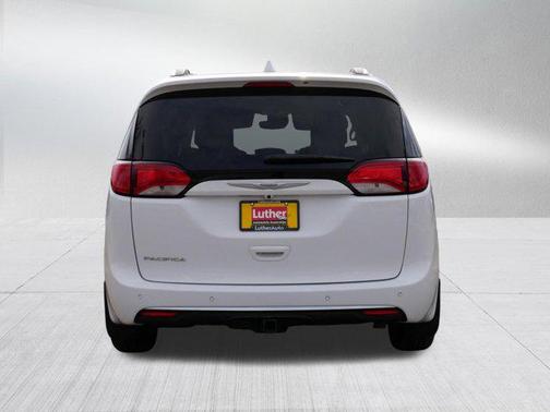 2018 Chrysler Pacifica Touring-L Plus