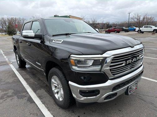 Diamond Black Crystal Pearlcoat 2023 RAM 1500 Laramie