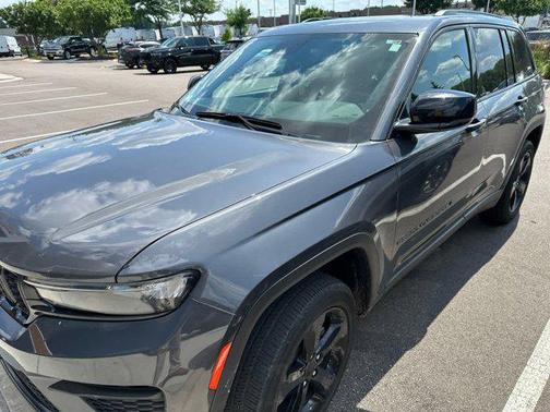 2022 Jeep Grand Cherokee Altitude
