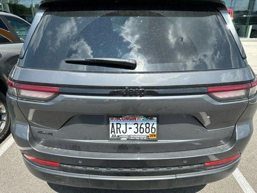 2022 Jeep Grand Cherokee Altitude