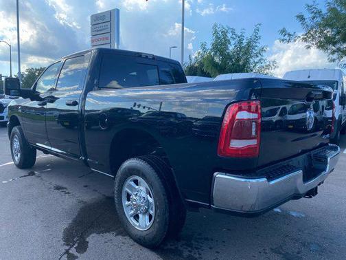 2024 RAM 2500 Tradesman Crew Cab 4x4 6'4' Box