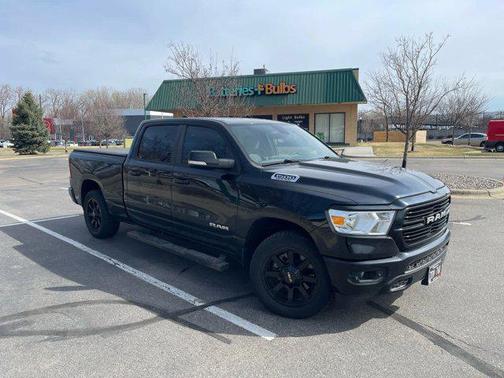 Diamond Black Crystal Pearlcoat 2020 RAM 1500 Big Horn/Lone Star