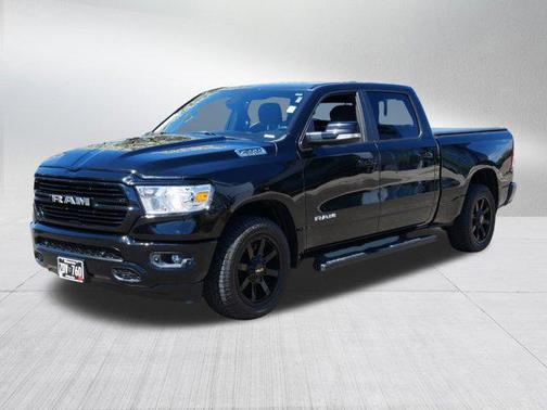 Diamond Black Crystal Pearlcoat 2020 RAM 1500 Big Horn/Lone Star