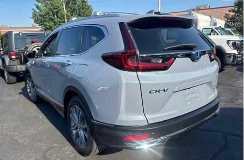 Sonic Gray Pearl 2022 Honda CR-V Hybrid Touring