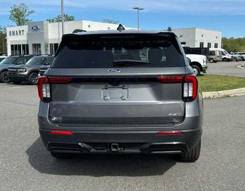 Carbonized Gray Metallic 2025 Ford Explorer ST-Line