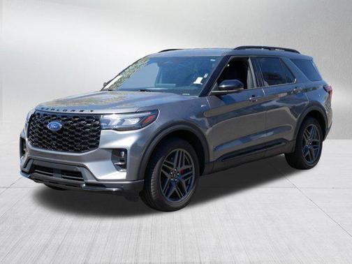 Carbonized Gray Metallic 2025 Ford Explorer ST-Line