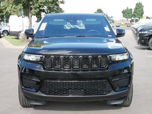 2022 Jeep Grand Cherokee Altitude