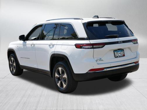 Bright White Clearcoat 2022 Jeep Grand Cherokee 4xe Base