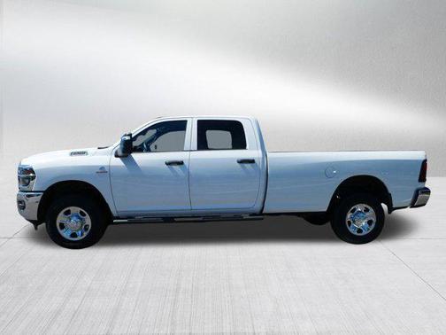 2025 RAM 2500 Tradesman Crew Cab 4x4 8' Box