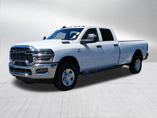 2025 RAM 2500 Tradesman Crew Cab 4x4 8' Box