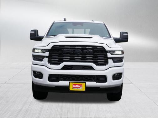 Bright White Clearcoat 2026 RAM 2500 Big Horn Crew Cab 4x4 6'4' Box