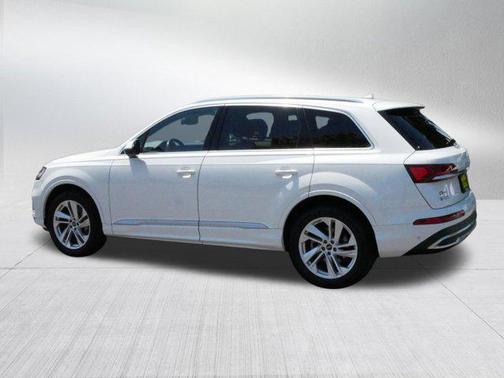 2022 Audi Q7 55 Premium Plus