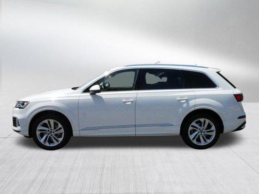 2022 Audi Q7 55 Premium Plus
