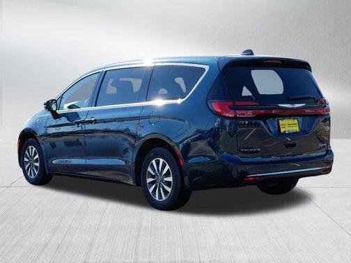 2025 Chrysler Pacifica Hybrid Select
