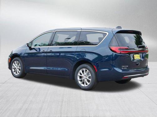 2025 Chrysler Pacifica L