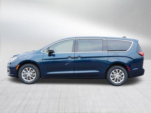 2025 Chrysler Pacifica L