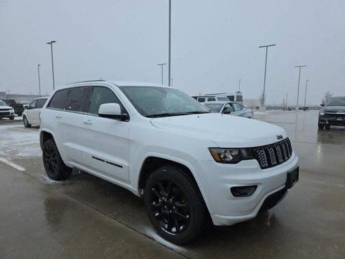 2022 Jeep Grand Cherokee Laredo