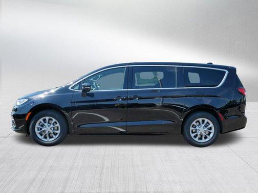 2025 Chrysler Pacifica L
