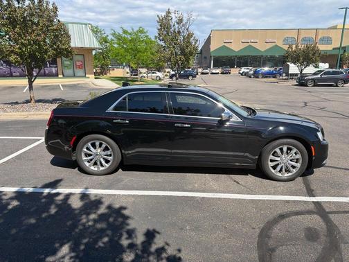 Gloss Black 2016 Chrysler 300 S