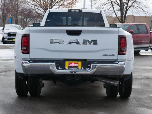 2026 RAM 3500 Tradesman Crew Cab 4x4 8' Box