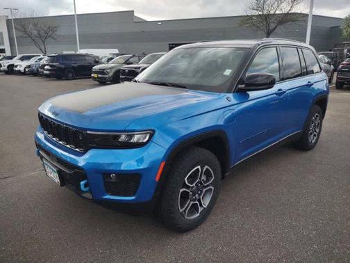 Hydro Blue Pearlcoat 2023 Jeep Grand Cherokee 4xe Trailhawk